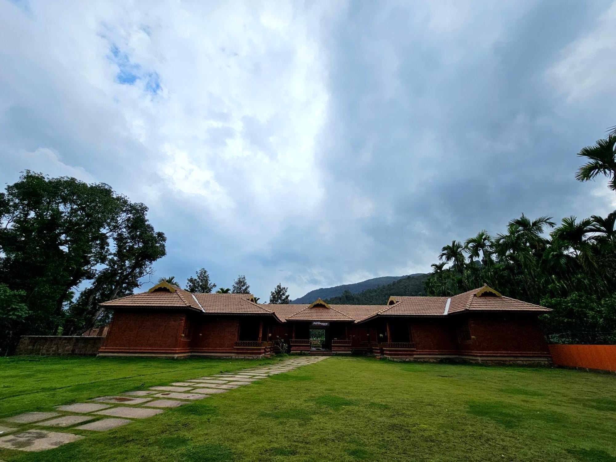Parampara Resort Chikmagalur Kalasa Kültér fotó