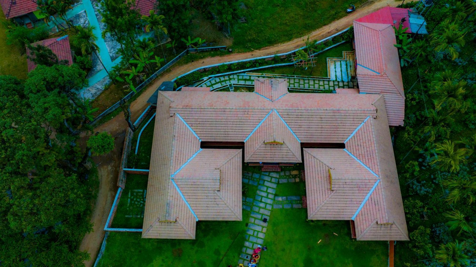 Parampara Resort Chikmagalur Kalasa Kültér fotó